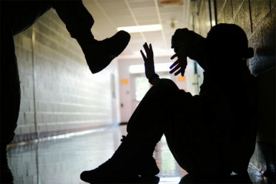 Ilustracija članka: Grude: Trojica maloljetnika pretukla vršnjaka, zadržan je u SKB Mostar