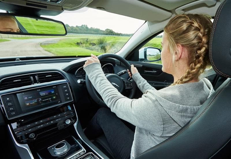 Ilustracija članka: Produljenje registracije za 20 minuta, pametne kartice zamijenit će prometne