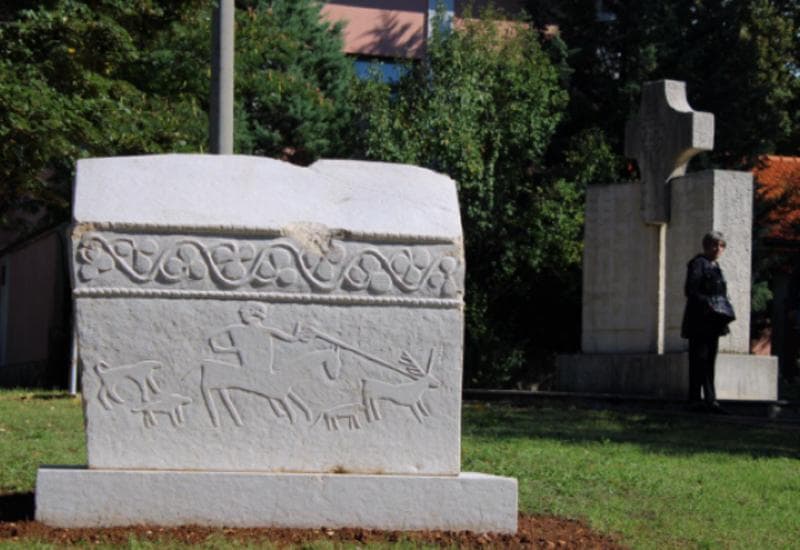 Ilustracija članka: U Mokrom kod Širokog Brijega otkrivena replika Vitkova stećka