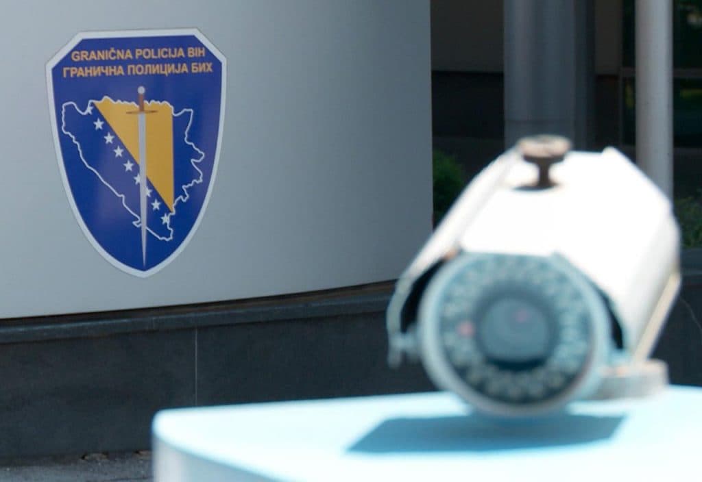 Ilustracija članka: Svim strancima dopušten ulazak u BiH s negativnim PCR testom