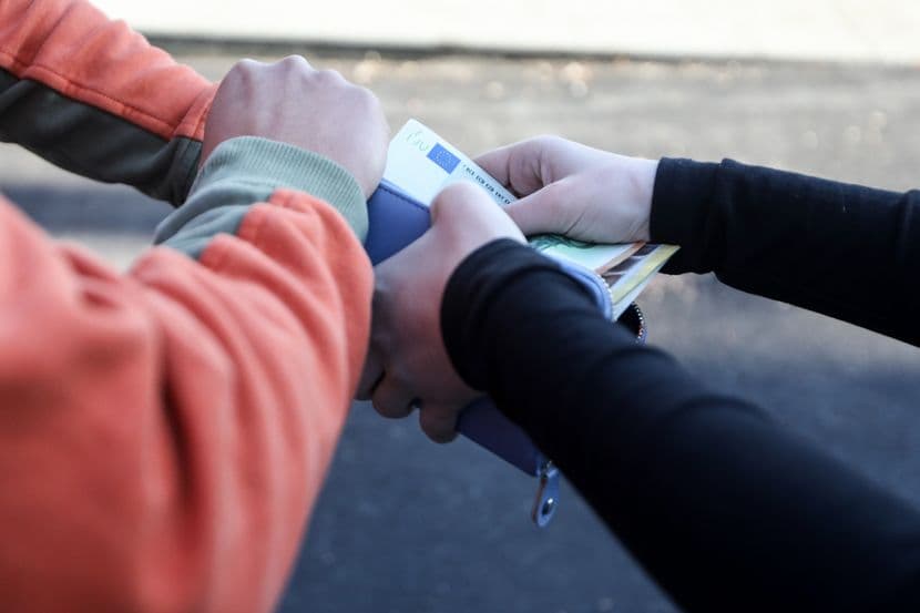 Ilustracija članka: Granični policajac dobio otkaz zbog 20 eura mita