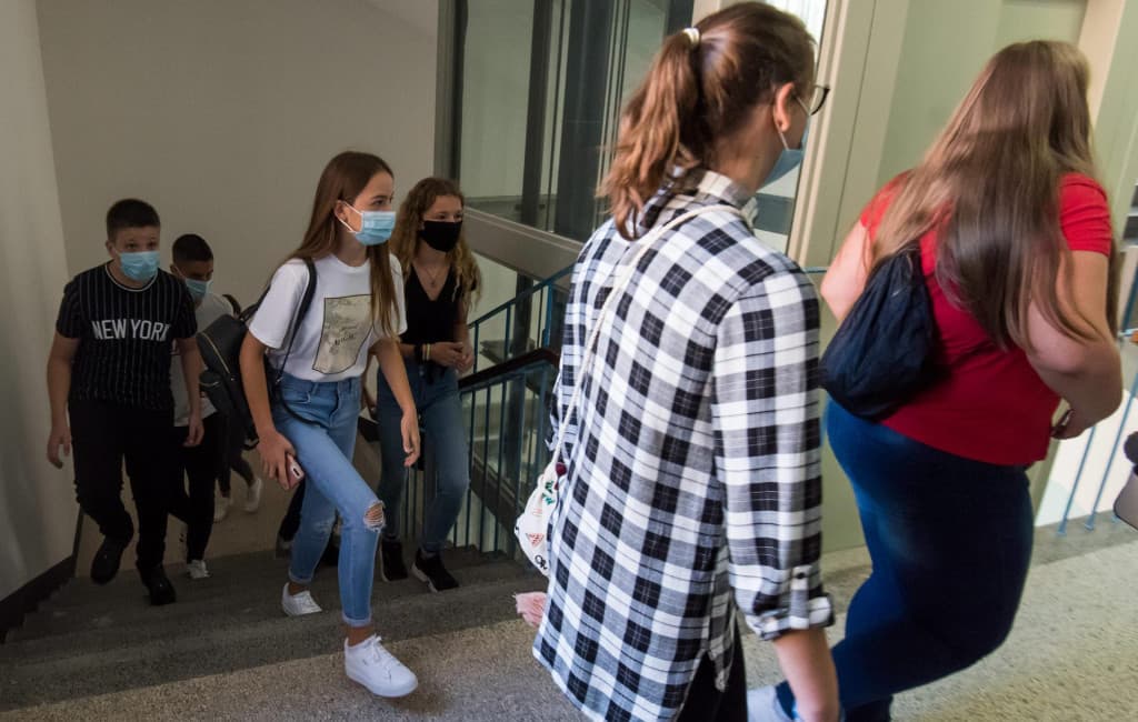 Ilustracija članka: I to je BiH: Profesor uzimao po 200 KM za pozitivnu ocjenu