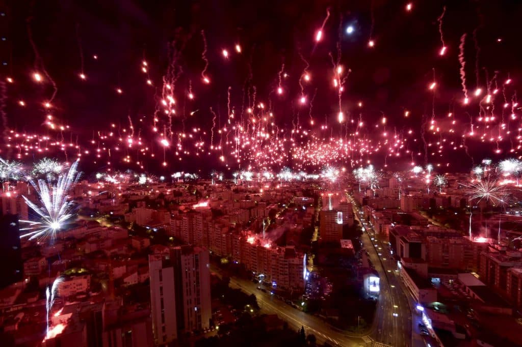 Ilustracija članka: Torcida za rođendan zapalila nebo iznad Splita