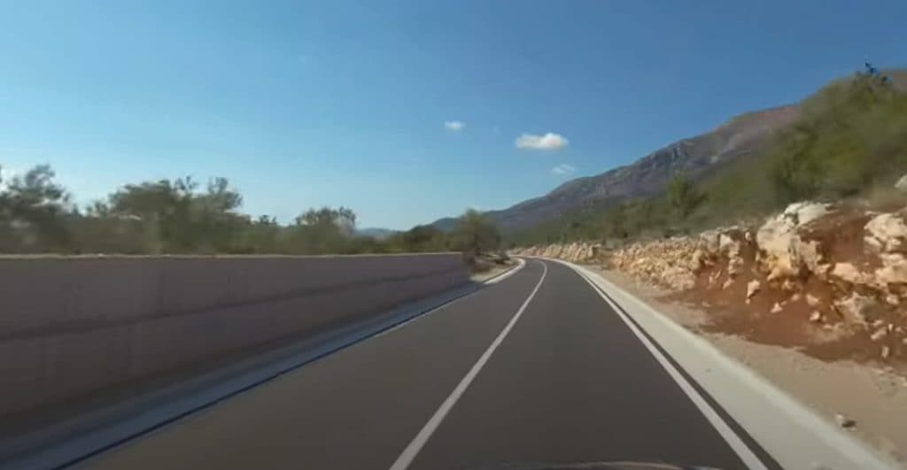 Ilustracija članka: U BiH će biti dopušteno pretjecanje preko pune linije?