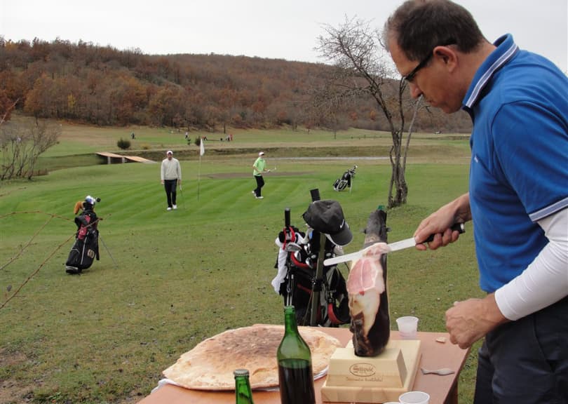 Ilustracija članka: “12. vinski turnir u golfu Posušje 2020.” zakazan za subotu
