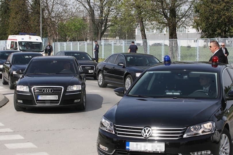 Ilustracija članka: Parlament BiH nabavlja tri službena vozila za više od 300.000 KM