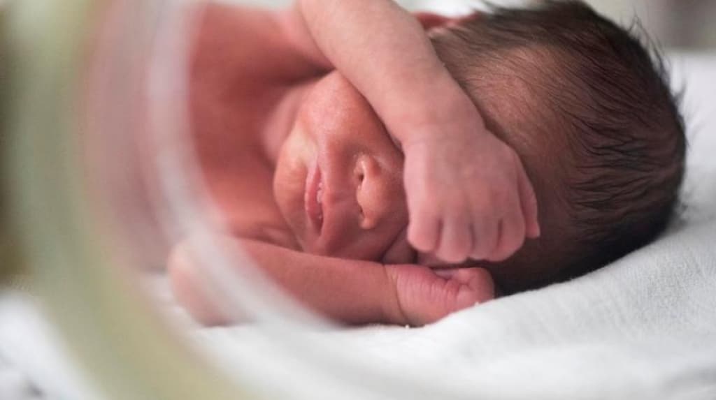 Ilustracija članka: Posušak (31) porodio suprugu (29) u vozilu na putu do rodilišta u Mostaru