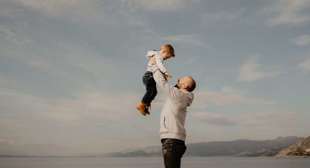 Ilustracija članka: [VIDEO] Alan Hržica i fra Marin Karačić u glazbenom duetu – poslušajte kako to zvuči!