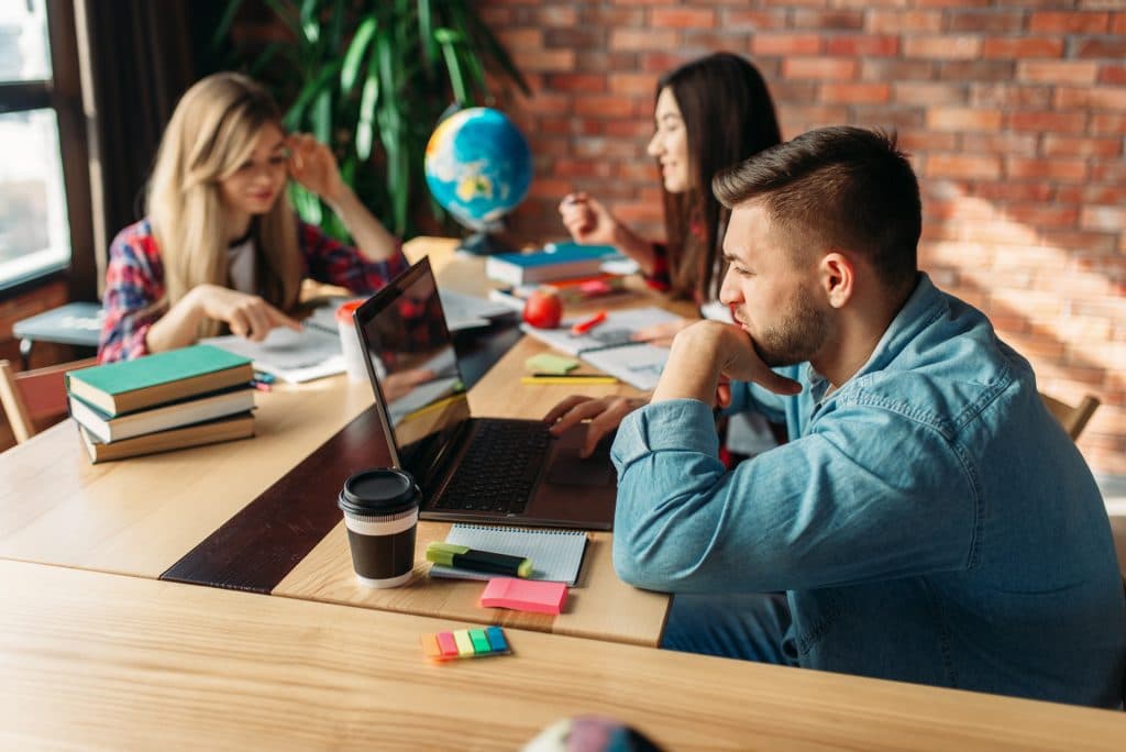 Ilustracija članka: Online pripreme za državnu maturu Republike Hrvatske– potpuno besplatno!