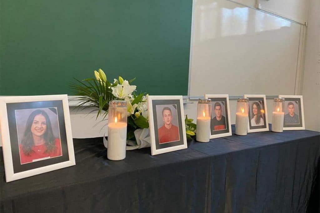 Ilustracija članka: Mostar: Profesori i kolege odali počast tragično preminulim studentima iz Posušja