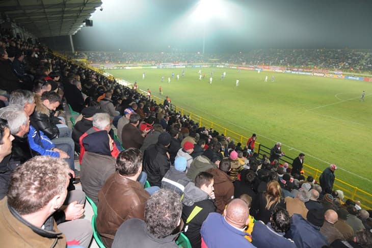 Ilustracija članka: NS BiH zatražio povratak gledatelja na tribine