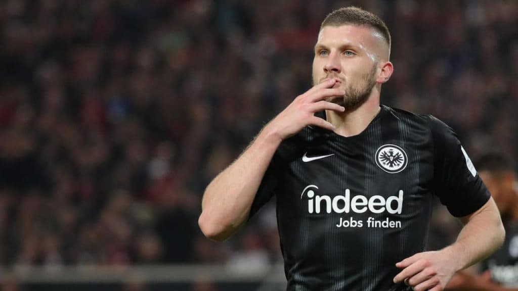 Ilustracija članka: Svjetski mediji oduševljeni Rebićem: “Nije zaboravio svoje korijene”