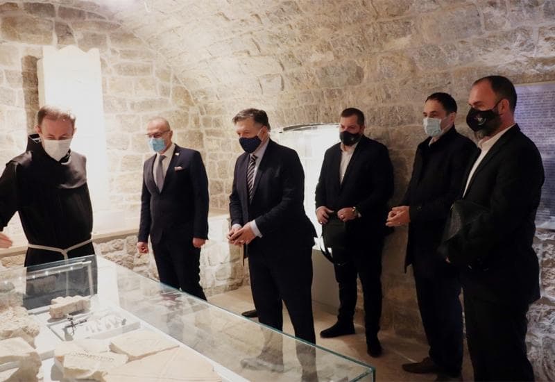 Ilustracija članka: Grlić Radman: Hercegovački fratri čuvari su hrvatskog identiteta