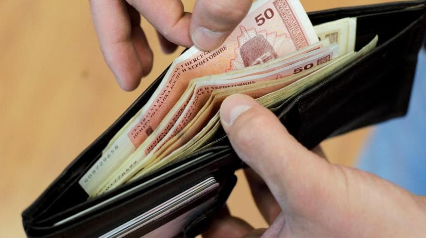 Ilustracija članka: Male plaće su problem broj jedan