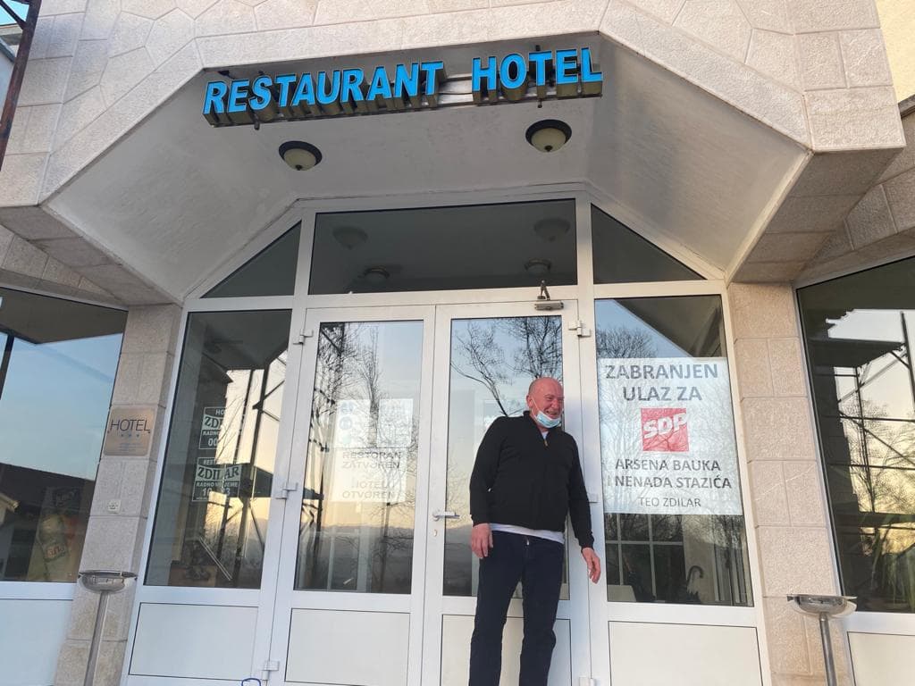 Ilustracija članka: Vlasnik hotela i restorana u Imotskom: Zabranjen ulaz SDP-ovcima Bauku i Staziću