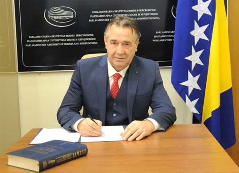Ilustracija članka: Jakov Galić uzeo 29.000 KM otpremnine, proveo dan u mirovini pa se vratio na plaću