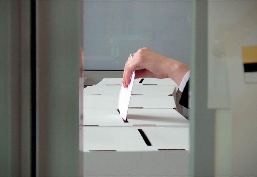 Ilustracija članka: Objavljene upute glasaču iz Hercegovine: Glas pa ručak