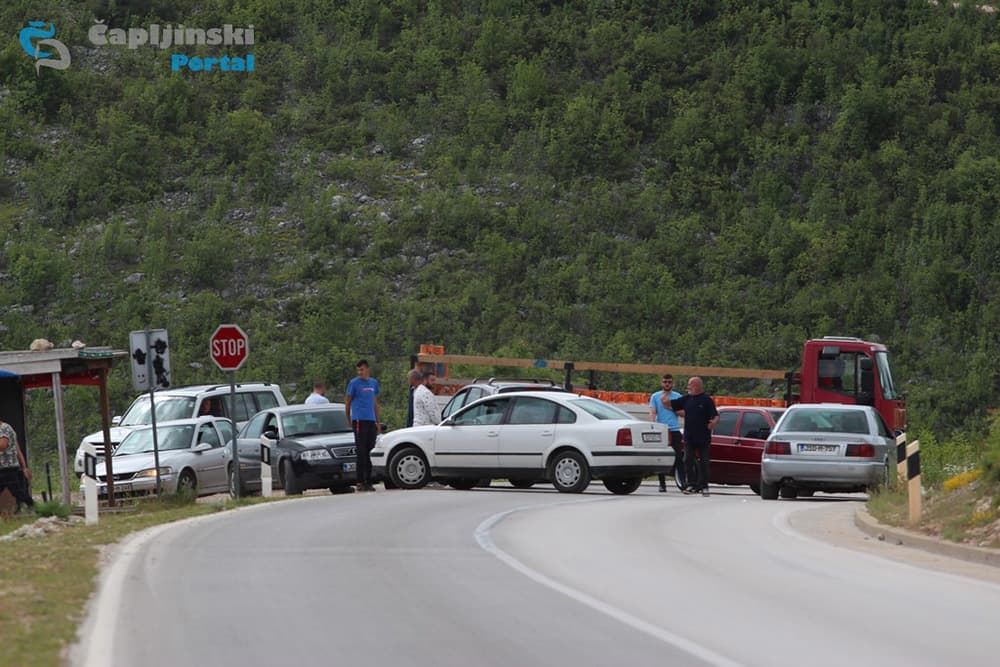 Ilustracija članka: Blokirana prometnica u Zvirovićima: Nitko ne brine za naše zdravlje