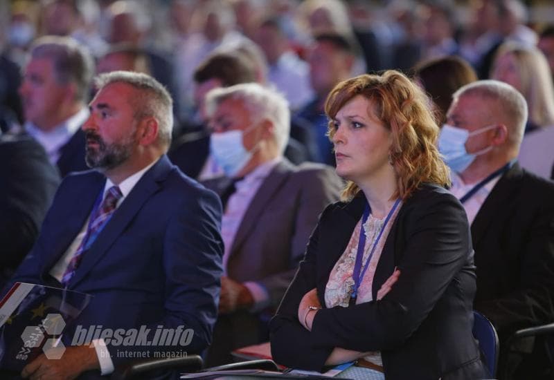 Ilustracija članka: HNS: Uz račune od struje stavka za RTV HB?