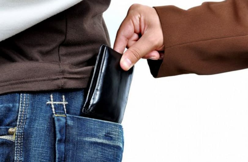 Ilustracija članka: Mostar: Migranti ukrali 21-godišnjaku novčanik u “Dalekoj”