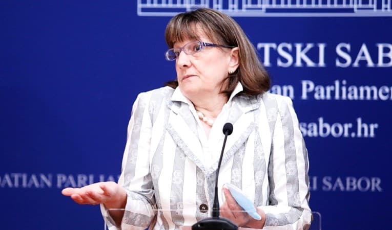 Ilustracija članka: Zdravka Bušić: Jednostavno nije istina da se iz Srbije u Hrvatsku ulazi bez potvrda