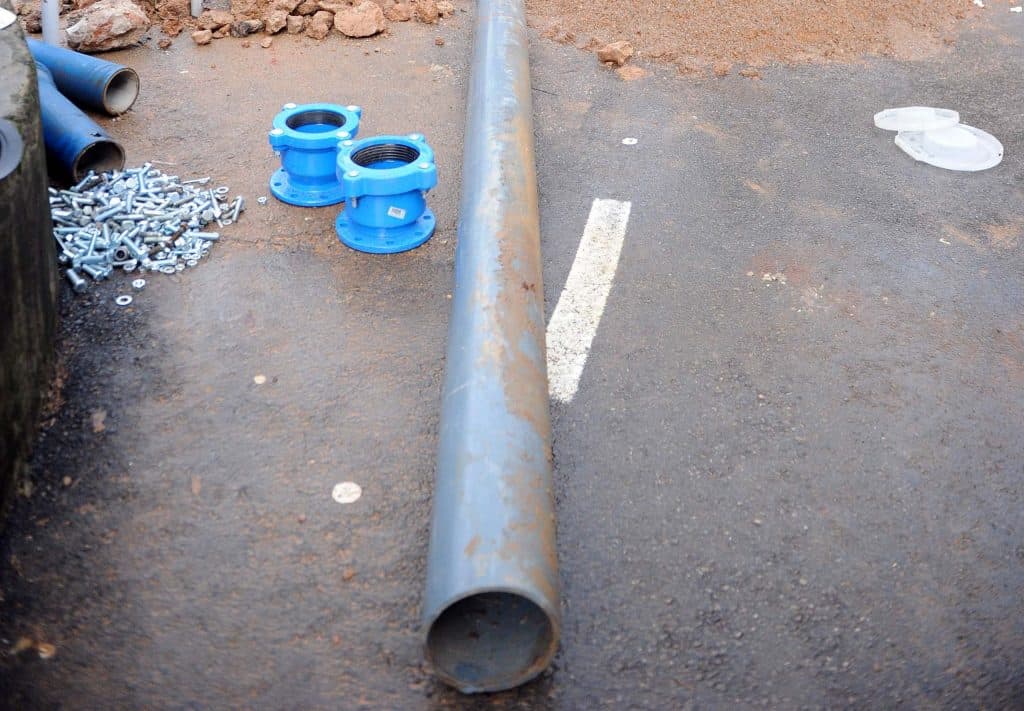 Ilustracija članka: Zbog puknuća glavne vodovodne cijevi veći dio Gruda ostao bez vode