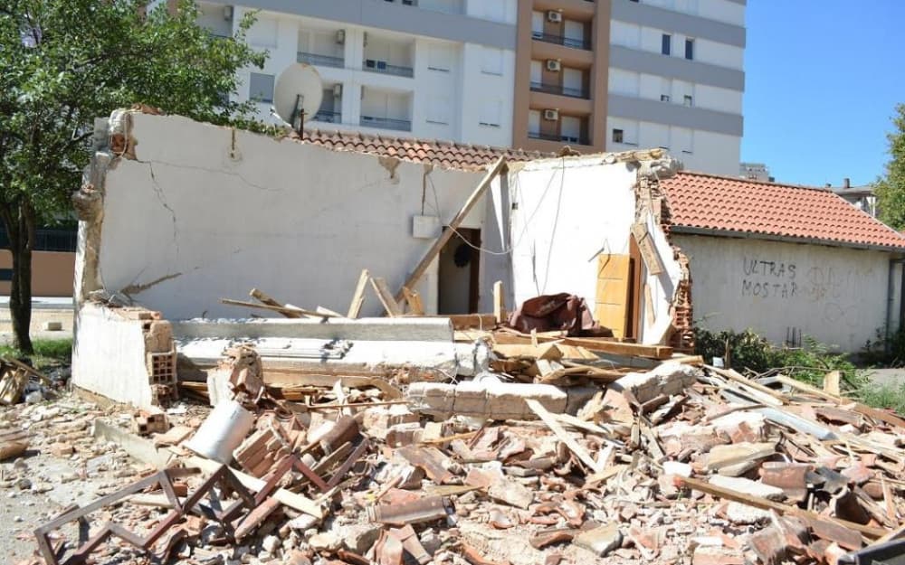 Ilustracija članka: U Mostaru više od 700 ilegalno izgrađenih objekata