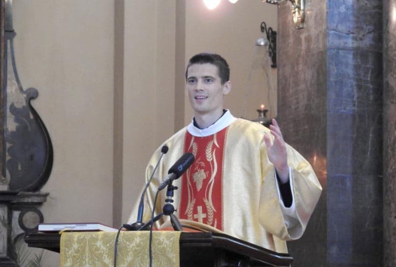 Ilustracija članka: Bio je zagrižen košarkom, igrao je i za Zrinjski, a sad će uskoro slaviti mladu misu