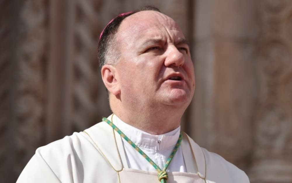 Ilustracija članka: Palić: Zbog svećenika koji djeluju mimo svih kanonskih propisa vjernici moraju ponovo primati sakramente