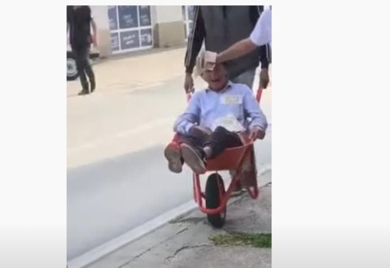 Ilustracija članka: Ljubušak osvojio 15.000 KM na kladionici pa se provozao u kolicima s novcem