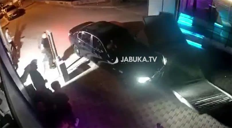 Ilustracija članka: Ljubuški: Automobilom se namjerno zabio u ogradu noćnog kluba (VIDEO)