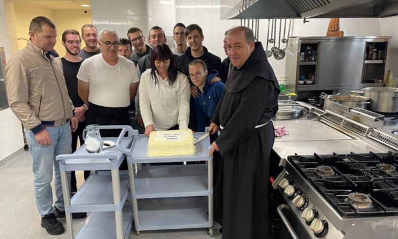 Ilustracija članka: U Dompesu pripremljeno i podijeljeno 10.000 obroka