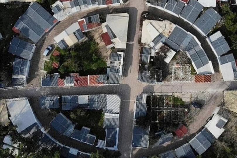 Ilustracija članka: Ruši se prostor oko “Žute kuće” u Makarskoj