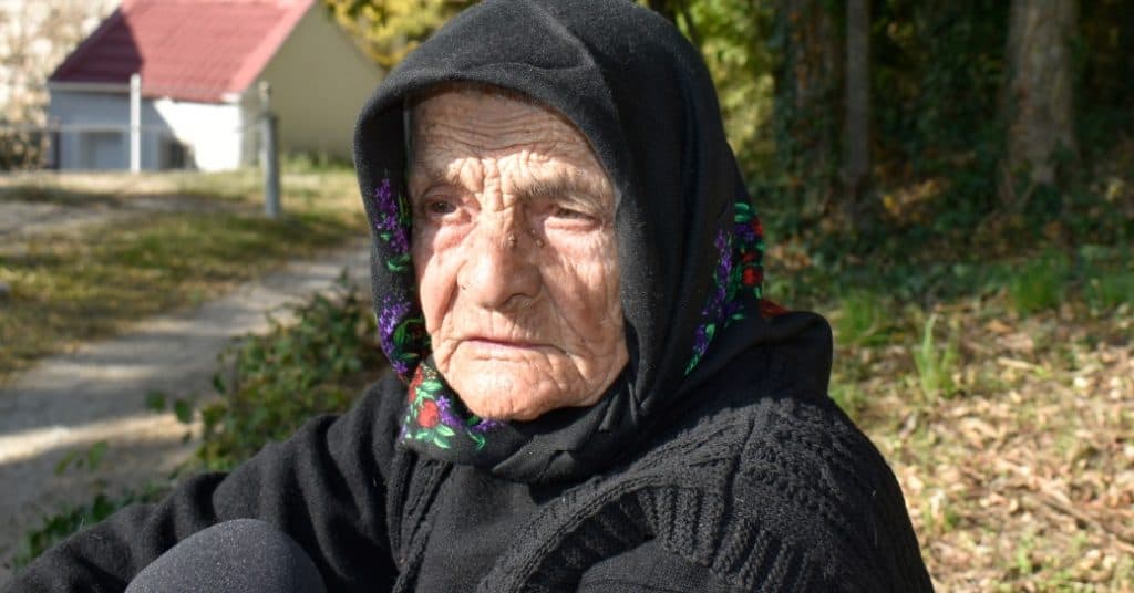 Baka Mila iz Sovića proslavila 100. rođendan: Preživjela ratove, smrt muža, sada je od ovrhe spasili sudski djelatnici