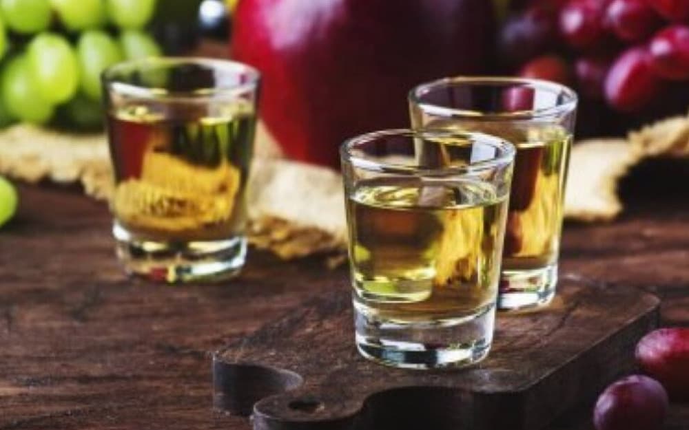 Ilustracija članka: VIDEO: Kako će se regulirati proizvodnja rakije u domaćinstvima u BiH