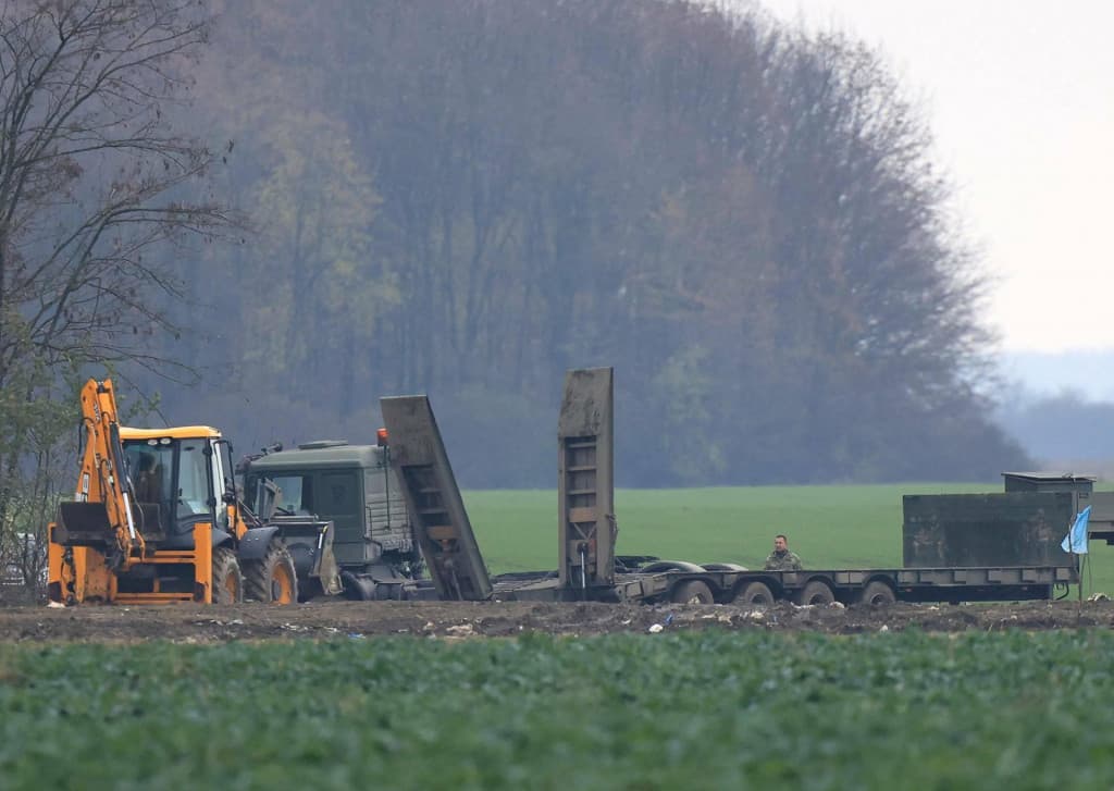 Ilustracija članka: Novu masovnu grobnicu kod Vukovara našla je SOA, žrtama su ruke bile zavezane žicom
