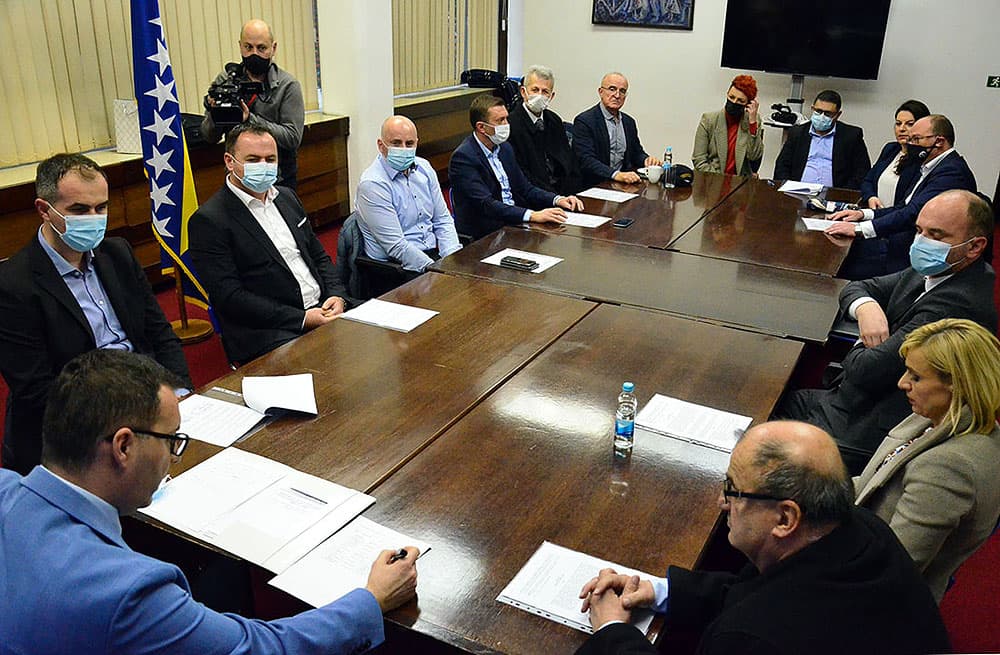 Ilustracija članka: FBiH: 10 tvrtki dobilo po 700.000 KM
