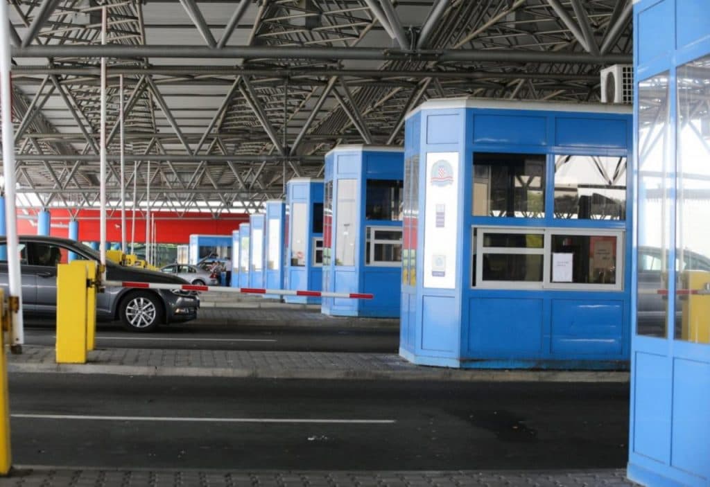 Ilustracija članka: Neprijavljene turiste iz BiH šokirali na granici