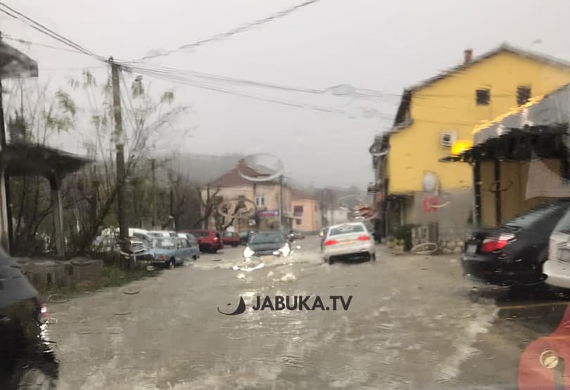 Ilustracija članka: Kiša stvorila velike probleme u Vitini