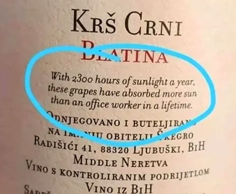 Ilustracija članka: Boca vina iz Ljubuškog postala hit na Redditu zbog onog što piše na etiketi