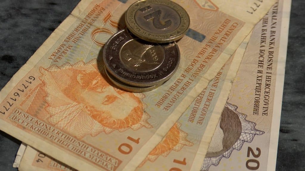 Ilustracija članka: Živi se na kredit: ”Više ni sam ne znam koji kredit sam s kojim ‘prebio”’