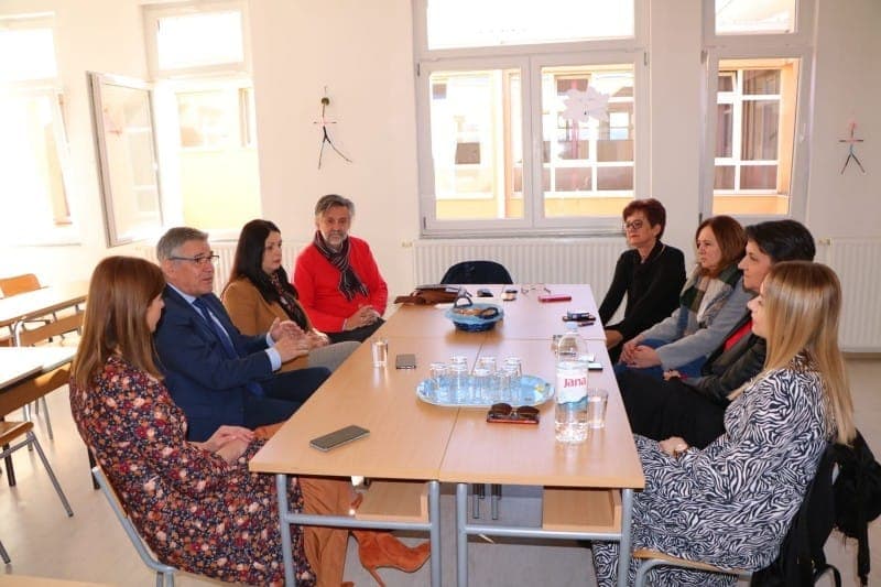 Ilustracija članka: Ministrica Mikulić održala sastanak s ravnateljima grudskih škola