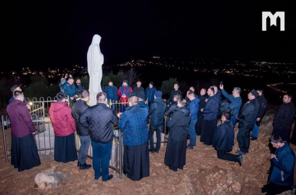 Ilustracija članka: Ukrajinci u Međugorju molili za mir