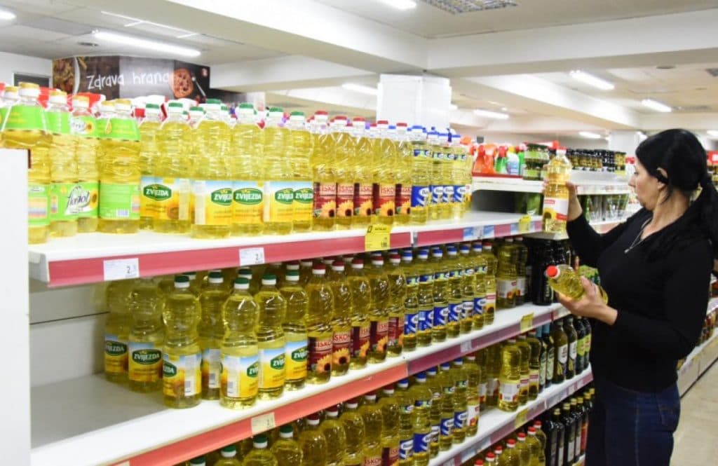 Ilustracija članka: Posušje: U trgovačkom centru ograničili kupovinu brašna i ulja
