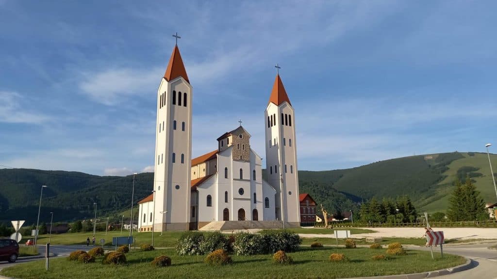 Ilustracija članka: Kupres: Blagoslov zavjetnog oltara hrvatskih branitelja