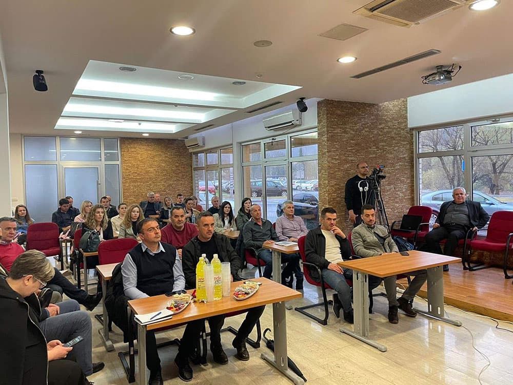 Ilustracija članka: Prezentacija u ŽZH: Procjena digitalne zrelosti škola