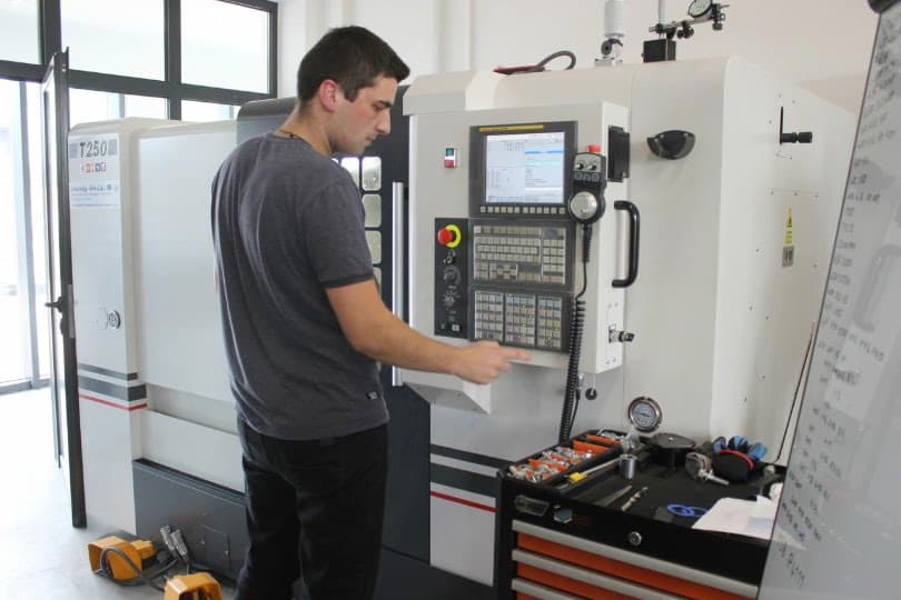 Ilustracija članka: Tehnološki park Posušje objavio javni poziv za obuku CNC programera/operatera