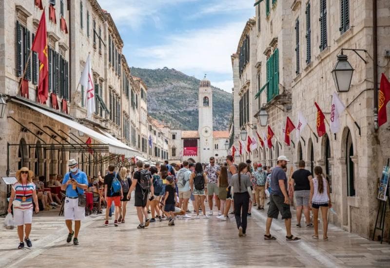 Ilustracija članka: U Dubrovniku fali radne snage. Ugostitelji: Radnici traže 20.000 kn, pa nisu kirurzi