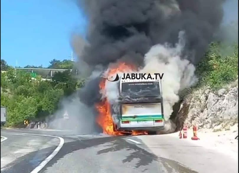 Ilustracija članka: Kod Imotskog izgorio autobus iz Širokog Brijega