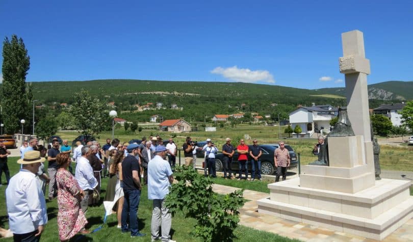 Ilustracija članka: Posušje: Otkriven spomenik posvećen svim majkama